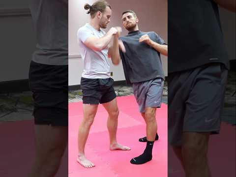 Jonathan Haggerty's Dirty Boxing Strategies in the #MuayThai clinch