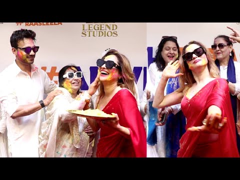 Ankita Lokhande Holi Party Dance With MIL Ranjana Jain, Vicky Jain, Mother Vandana & Others