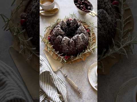 Super easy and delicious chocolate Christmas cake #cookingchannel #recipe #christmascake