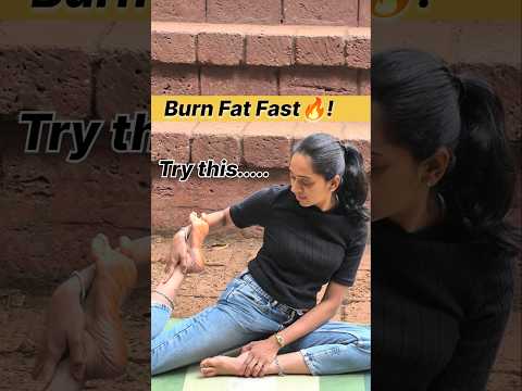 Say goodbye to the mummy tummy! Try these 2 sitting asanas to burn fat fast🔥 #BurnFat #YogaForMoms