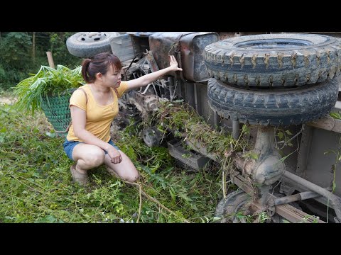 Repair Rescue Restoration Big Truck. Repair and Restoration Truck Machine  \ GENIUS GIRL MECHANIC