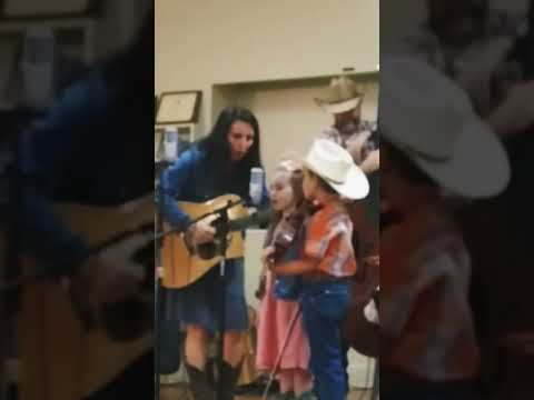 Sweet moment from last night's show! #bluegrass #familyband #thebiscuiteaters