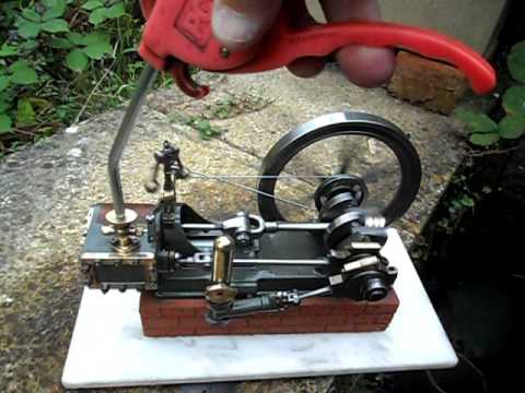 Live Steam Stationary Reeves Unicorn Mill Engine running on air.