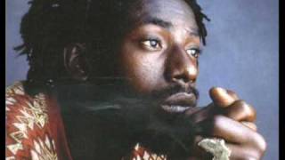 Buju Banton Feat. Garnett Silk - Complaint