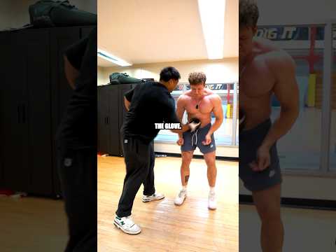 BODYBUILDER BOXING CHALLENEGE…