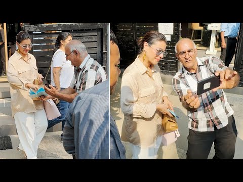 Kajol Devgn With Fan Moment Snapped At Restaurant In Bandra 😍 | MS shorts