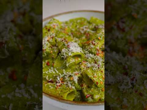 Pesto Rigatoni with Cherry Tomatoes