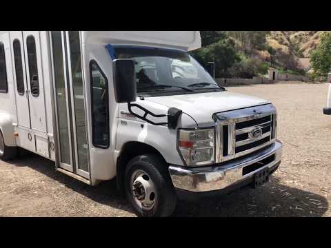 Mobile Grooming Mini Bus with Solar for Darbie!