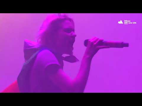 Grimes - Genesis [Live at Bilbao BBK Live 2016]