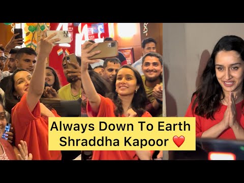 Shraddha Kapoor Sweet Gesture To Fans By clicking selfies at Stree2 fan screening in Mumbai