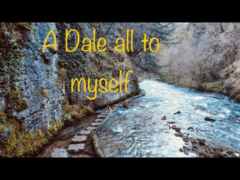 Peak District: A Morning walk in beautiful Chee Dale