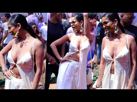 Poonam Pandey At Red Carpet Of Holi Invasion 2025 🤩 | MS shorts