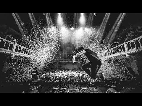 Headhunterz - Up Close and Personal - Takin It Back (Live)