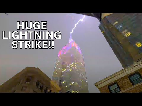 SEVERE LIGHTNING STRIKES The Empire State Building On New Year's Eve 2025