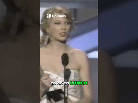 Taylor Swift Thanks Mom in Emotional Speech