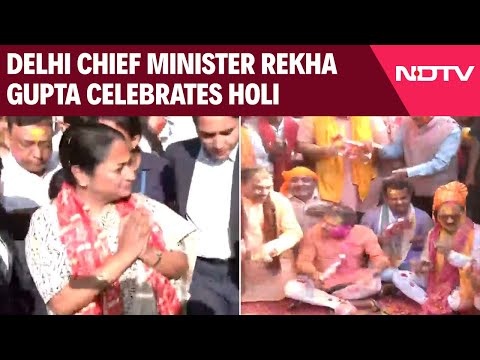 Rekha Gupta Holi Celebration | Delhi Chief Minister Rekha Gupta Celebrates Holi At BJP Office