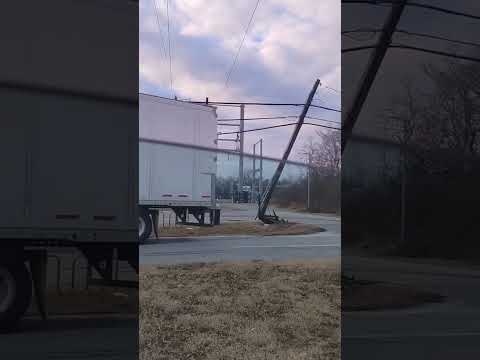 TRUCKING Episode  |  Who put this light pole so close to road?