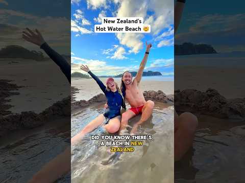 You can dig a natural HOT POOL in New Zealand 🤯🤯🤯 #newzealnd #nztravel #hotwaterbeach #nz