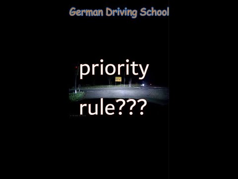 Priority rule - traffic lights - yield sign - German Driving School