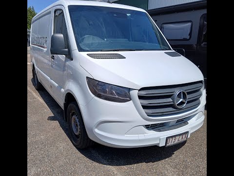 Lot 1A: 2020 Mercedes Benz 907 Sprinter AG Van