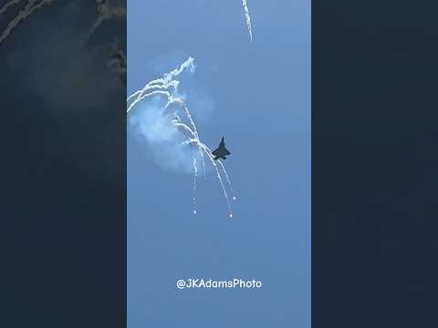 F-22 Raptor dropping flares over Panama City Beach #shorts #f22 #f22raptor #airshow