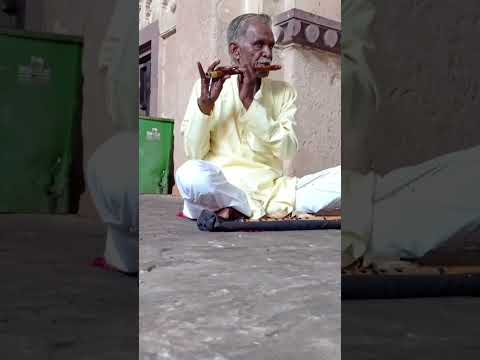 Talent on the road Flute player Chhotelal Sahu Orchha MP #flute #streetmusician #indiastalentedman