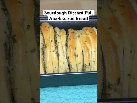 Pull apart garlic bread made with sourdough discard is delicious! #shorts #sourdough #garlicbread