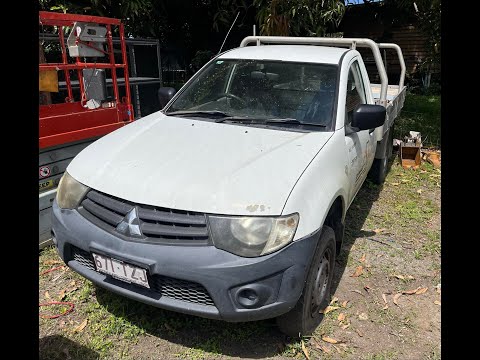 Lot 1A: 2013 Mitsubishi Triton GL Utility