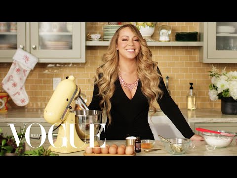 Mariah Carey prepara i biscotti di Natale insieme a Vogue | Now Serving