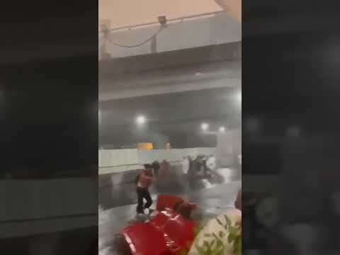 OMG check raining in saudi arabia makkah #trending #shorts #short #makkah #saudiarabia