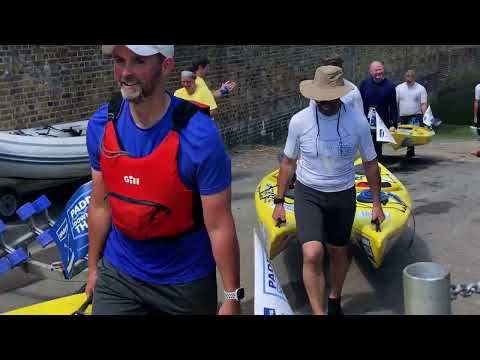 Wickes Colleagues Paddle The Thames