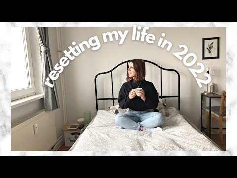 CHEERS to 2022 – how I'm planning to reset my life this year (ft. clean and tidy up with me)