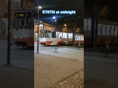 KT6TM at midnight #tram