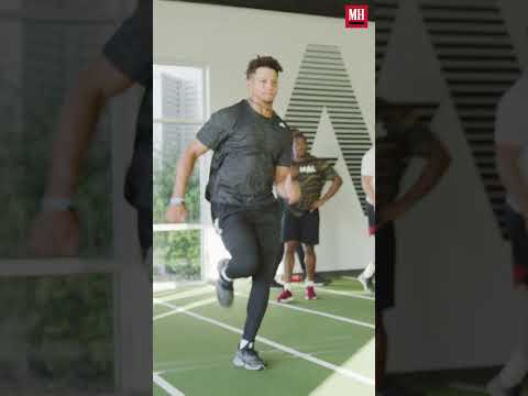 Patrick Mahomes' sprint training is key to a quarterback's success  #menshealth #chiefs #superbowl