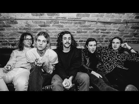 The Neighbourhood - Float (Acoustic)