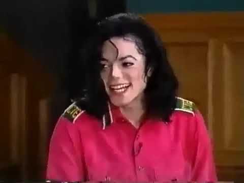 Unforgettable moment of Michael dancing, beatboxing and singing for Oprah