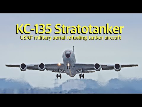 [ASMR 横田基地] KC-135空中給油機 非常ハッチから人が出てきた　USAF military aerial refueling tanker aircraft   Boeing KC-135