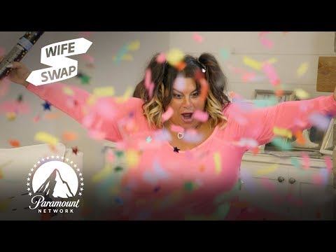 'Free the Toys!' 🧸 Wife Swap Highlight