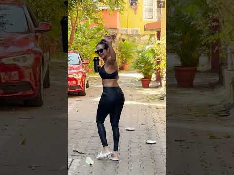 Malaika Arora Looks Fabulous In Gym Outfit – Fitness Meets Fashion