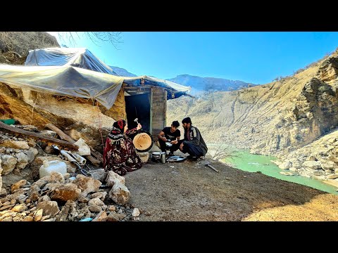 Daily Nomadic Life: Taking Goats to Pasture and Baking Traditional Bread 🐐🍞