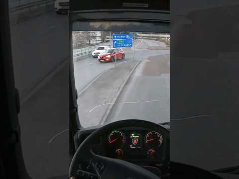 Cars near #crash !! WATCH FULL VIDEO CLICK PIC/TEXT below #truck #driving #electrictruck