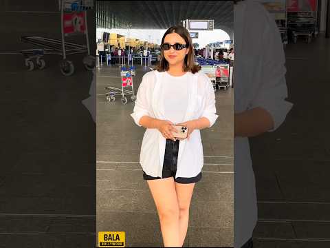 Parineeti Chopra Spotted at Airport #parineetichopra #shortsvideo