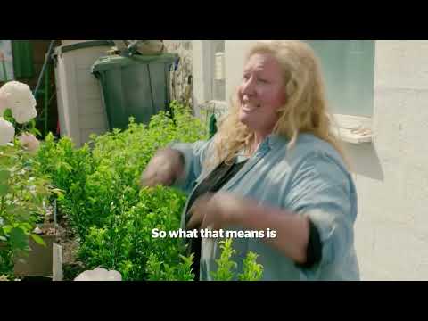 Pick roses like Charlie Dimmock! | Garden Rescue series 8 | Together TV