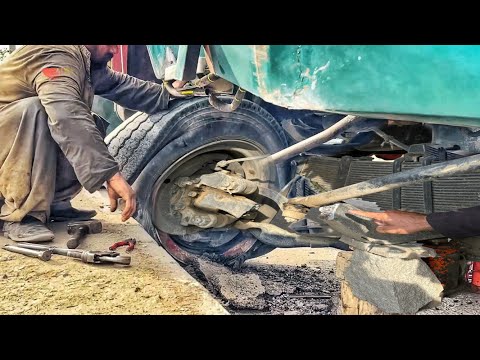 Surprisingly, The Front Axle Of The Truck Broken Due To The Overload | Complete Restoration