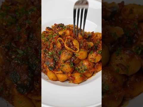 Tuscan-Style Beef Ragu #pasta #food #shorts #italy