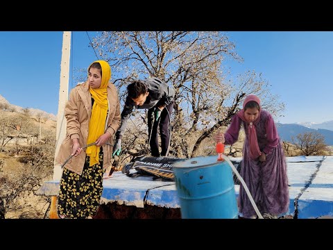 Nomadic Life:Installing Insulation in a Nomadic House: Building a Dog Kennel by a Nomadic Couple!🏕️🐶