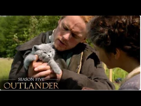 Jamie Surprises Claire with a Sweet Gesture | Outlander