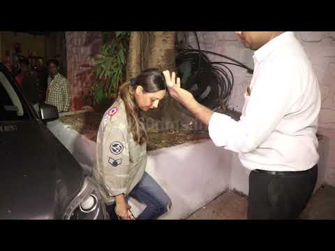 Shahrukh Khan's Wife Gauri Spotted At Corner House