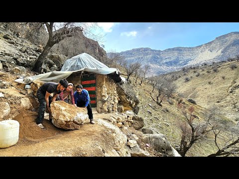 The daily life of the Kuch family, Fatima baking local bread and breaking stones with difficulty