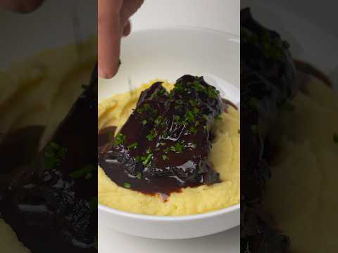 Braised Chuck Roast with Mashed Potatoes